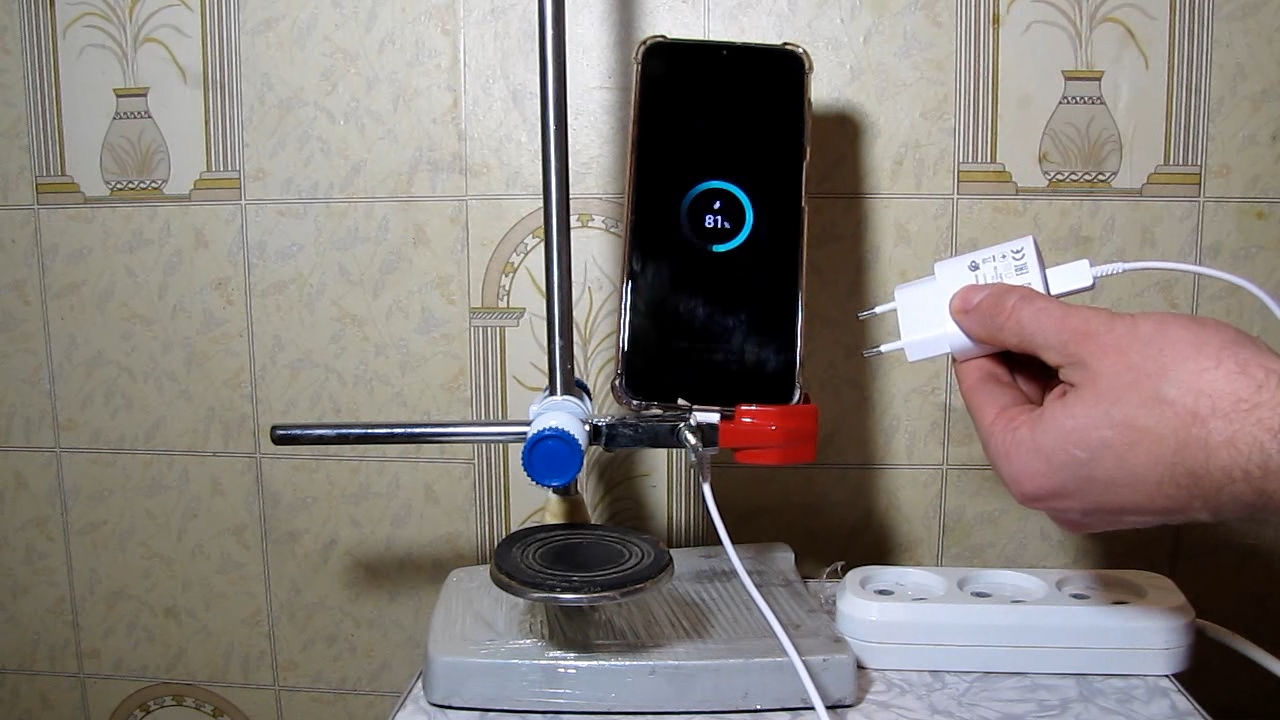 Is it possible to get electricity from air? We charge mobile phone with switched-off charger! (Trick and explanation)